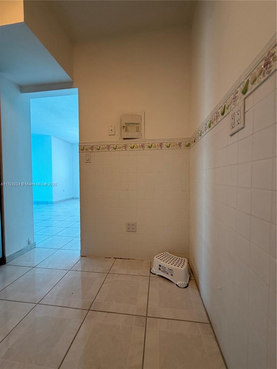 ARLEN HOUSE WEST CONDO - Residential