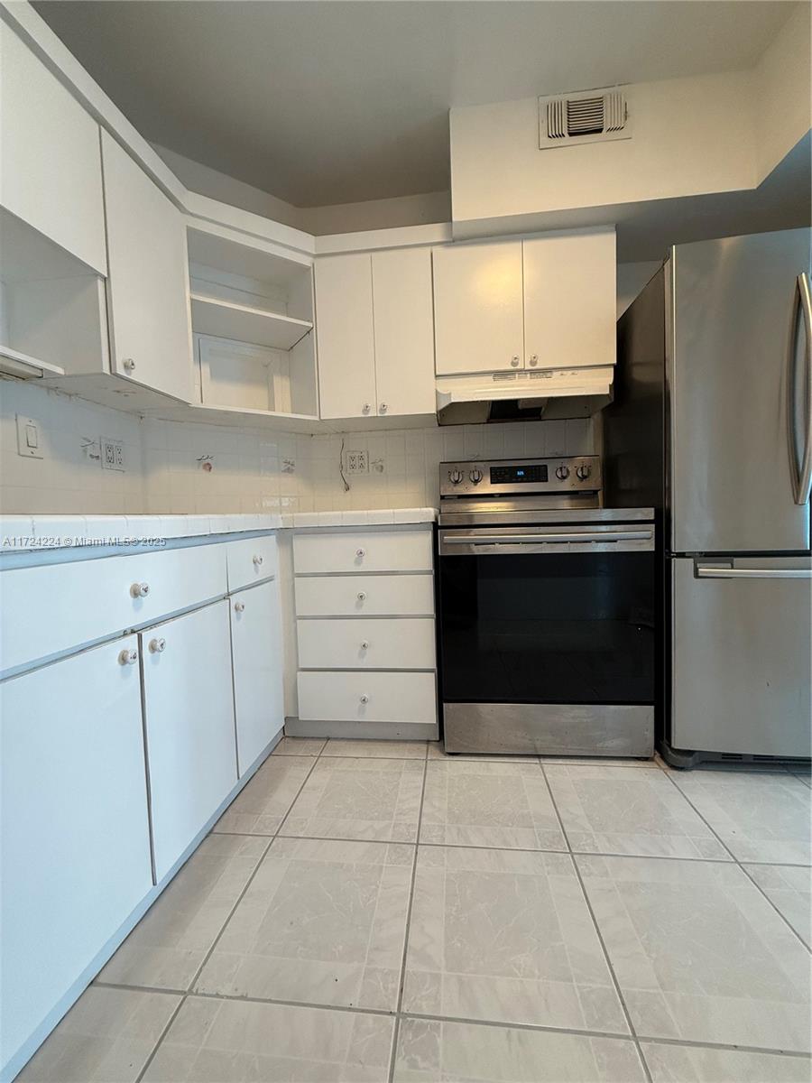 ARLEN HOUSE WEST CONDO - Residential