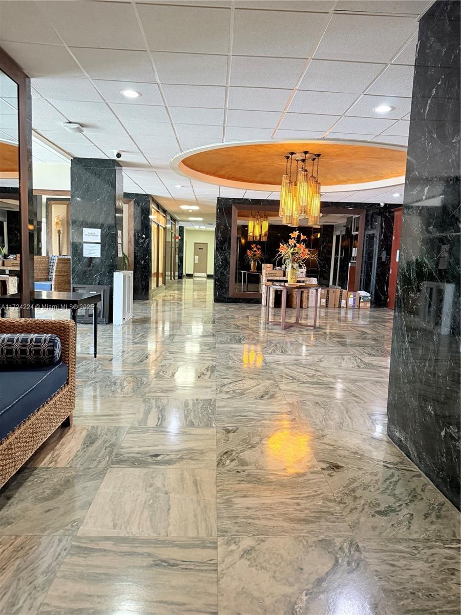 ARLEN HOUSE WEST CONDO - Residential