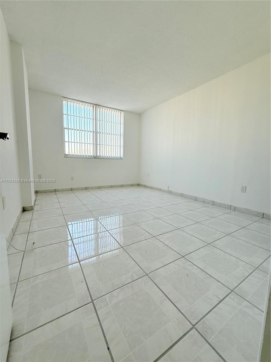 ARLEN HOUSE WEST CONDO - Residential