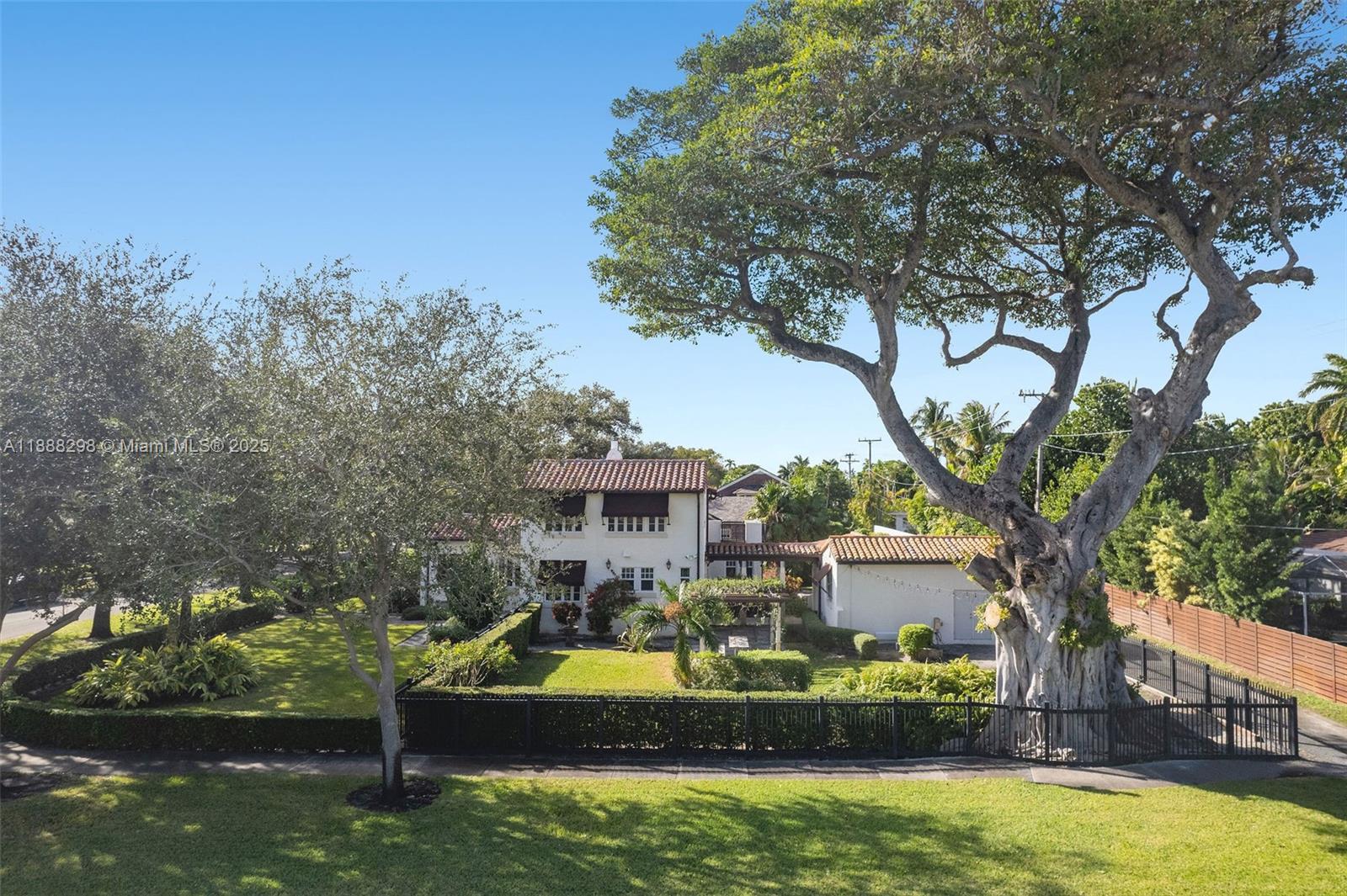 MIAMI SHORES SEC 8 REV - Residential