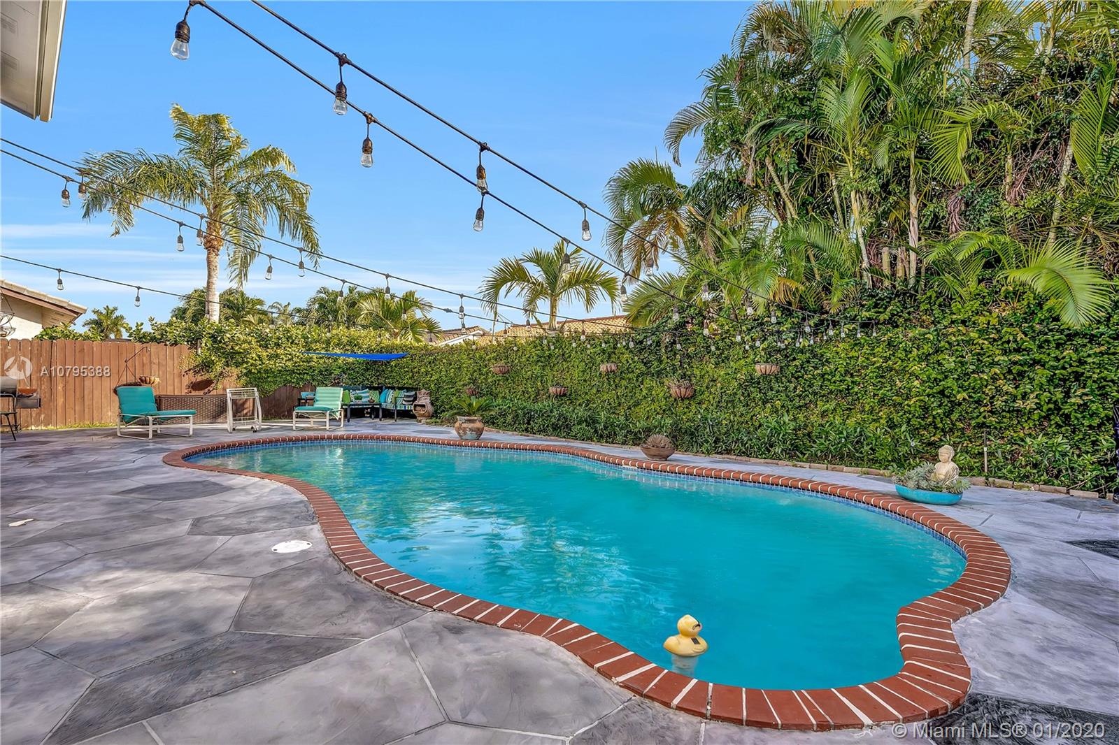 MEDITERRANIA - Residential