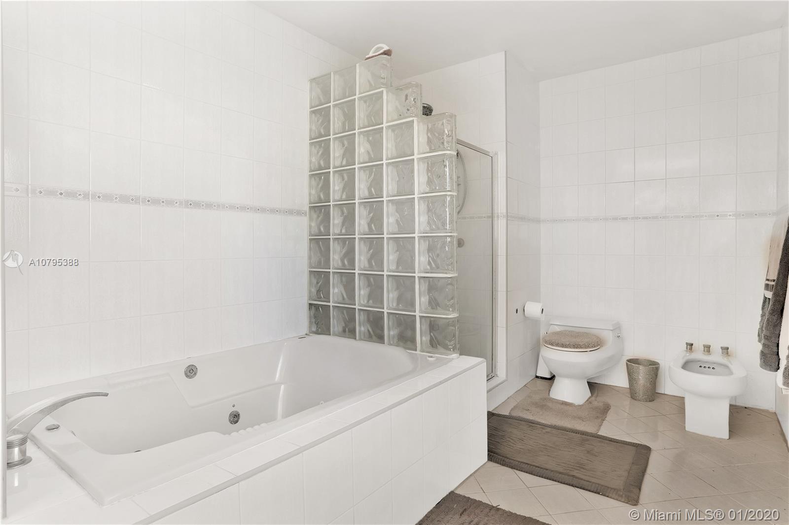 MEDITERRANIA - Residential