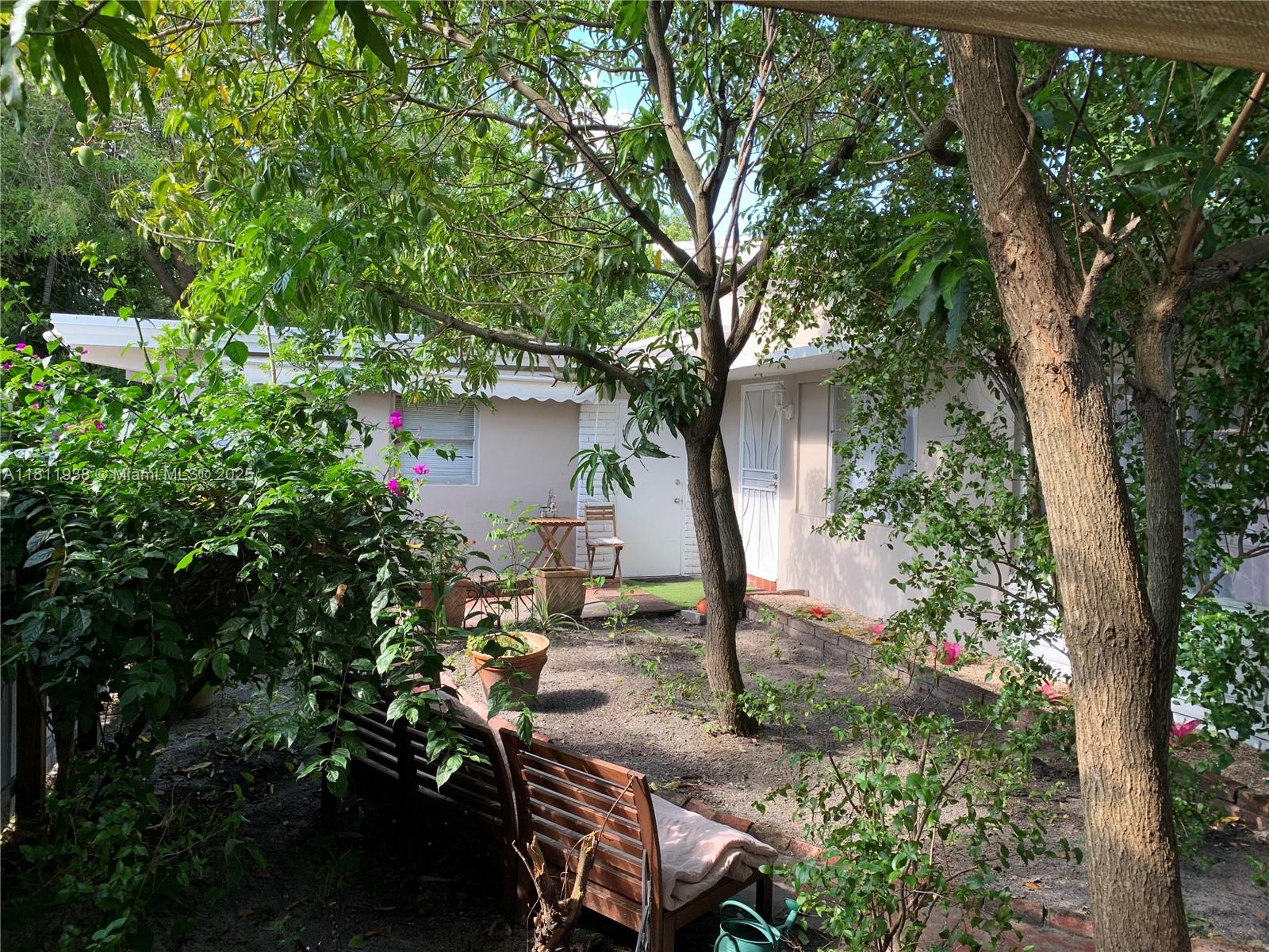 917 N 26th Ave, Hollywood, Broward County, Florida - 3 Bedrooms  
2 Bathrooms - 