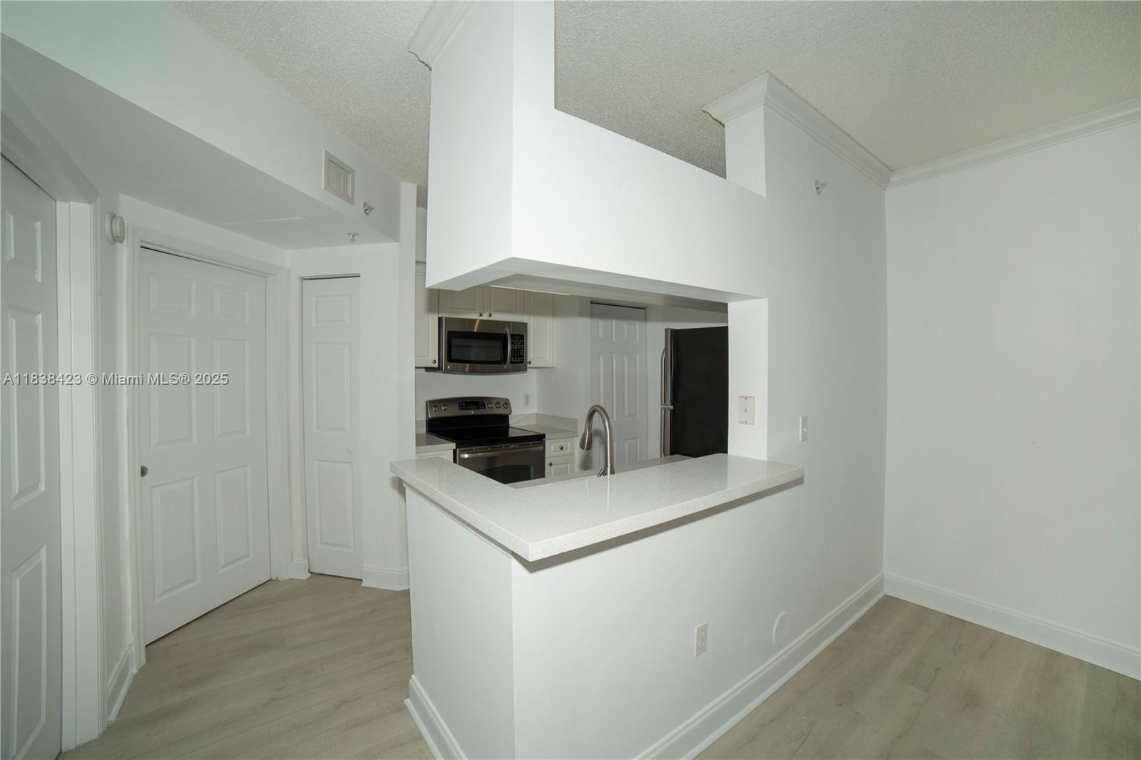 17125 N Bay Rd 3101