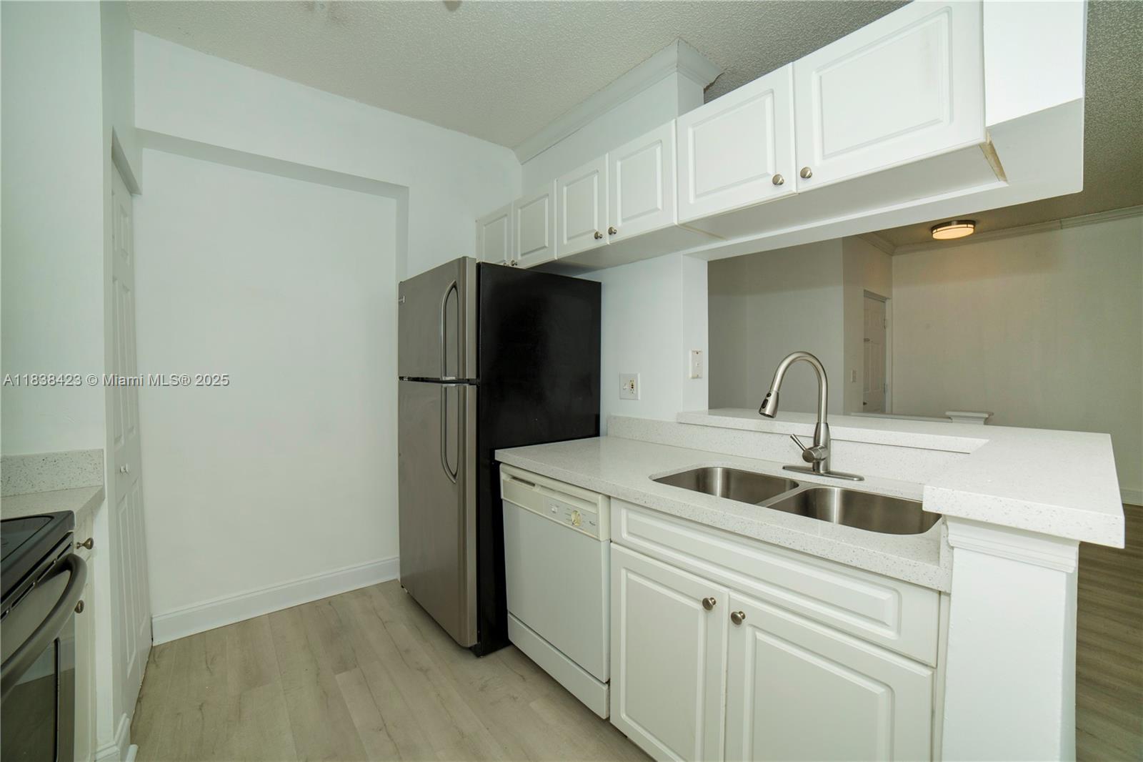 17125 N Bay Rd 3101