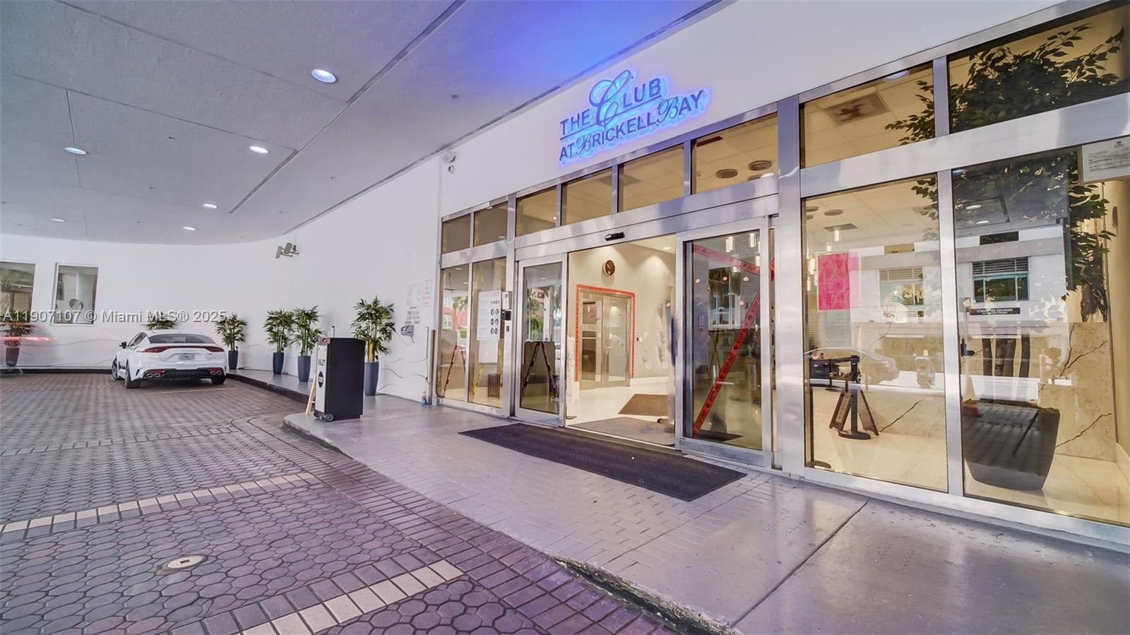 THE CLUB AT BRICKELL BAY - Residential Lease