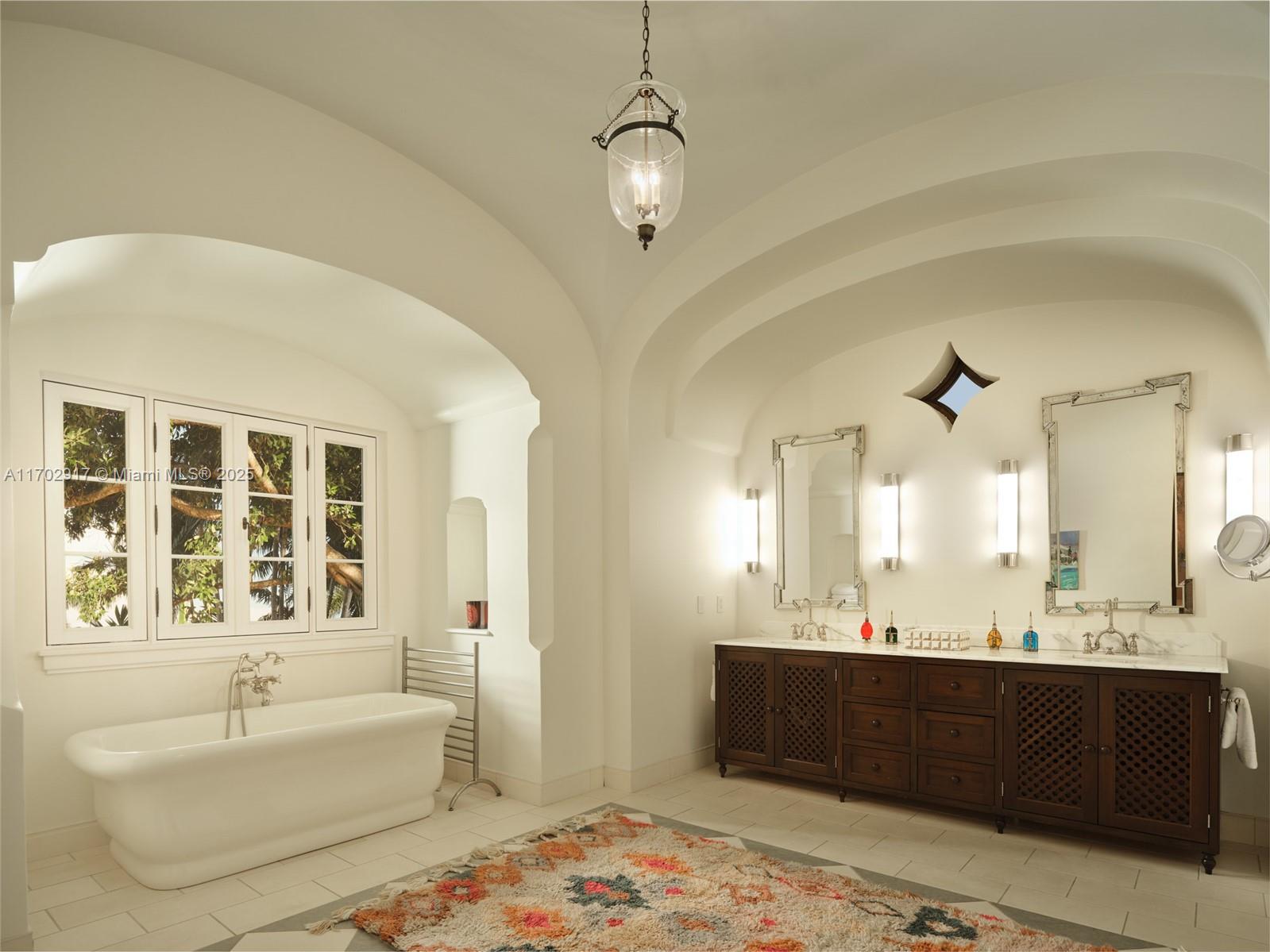 THE MOORINGS - Residential