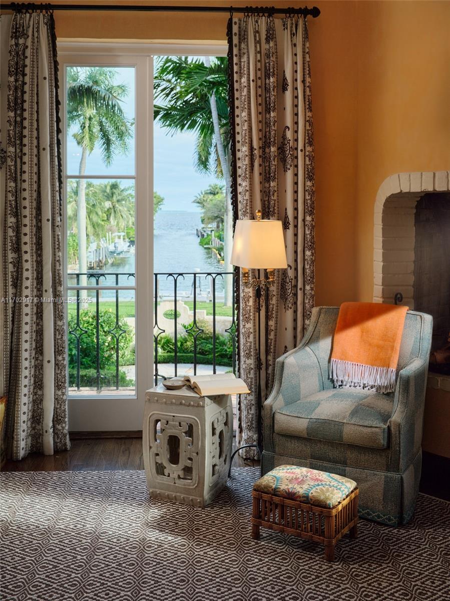 THE MOORINGS - Residential