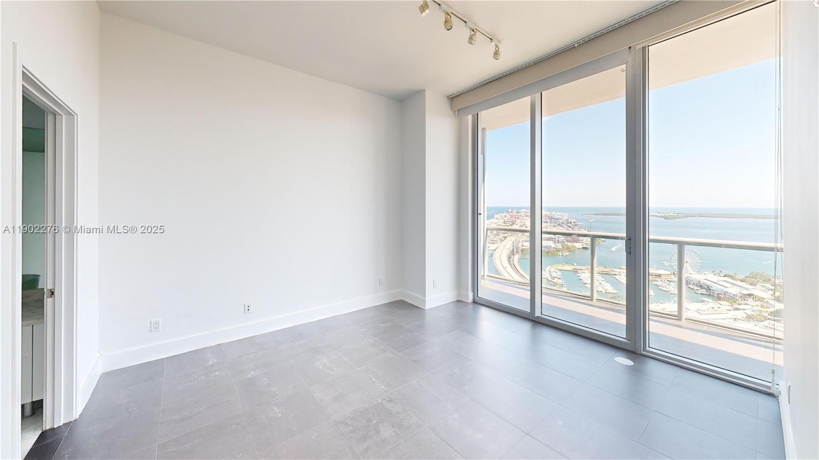 888 Biscayne Blvd 4704