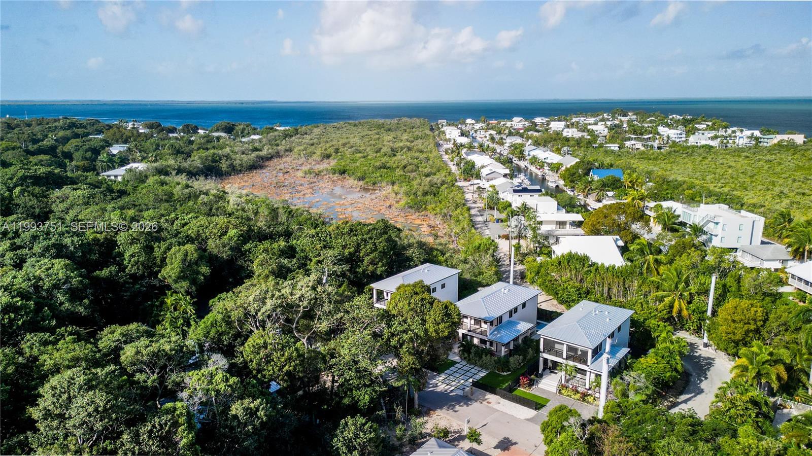 PARADISE POINT - Residential