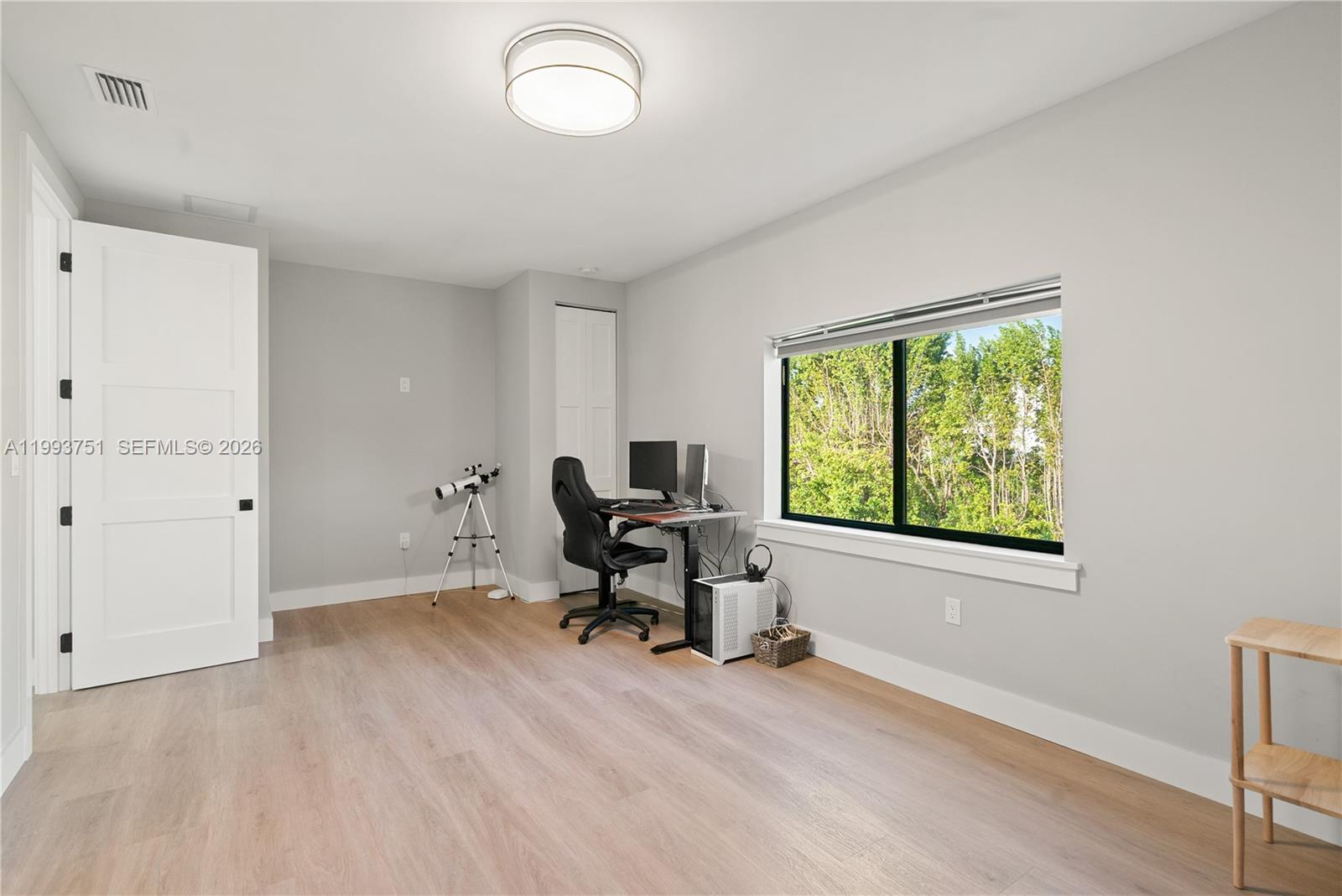 PARADISE POINT - Residential