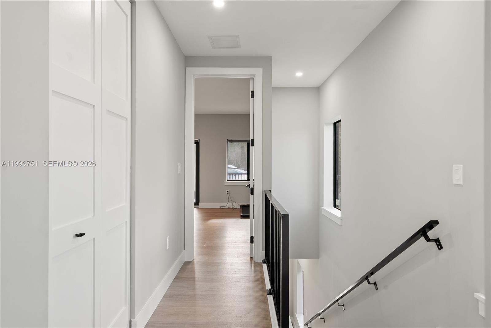 PARADISE POINT - Residential