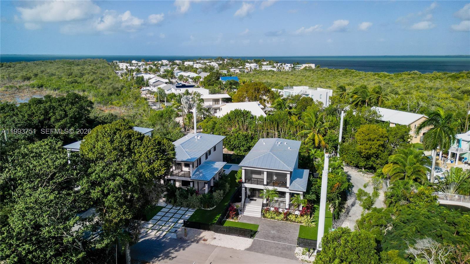 PARADISE POINT - Residential