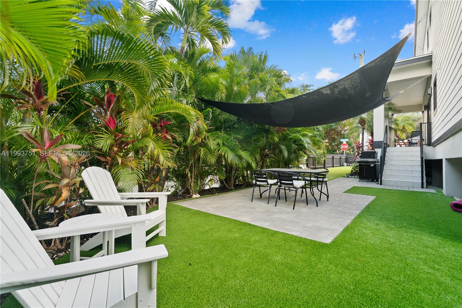 PARADISE POINT - Residential