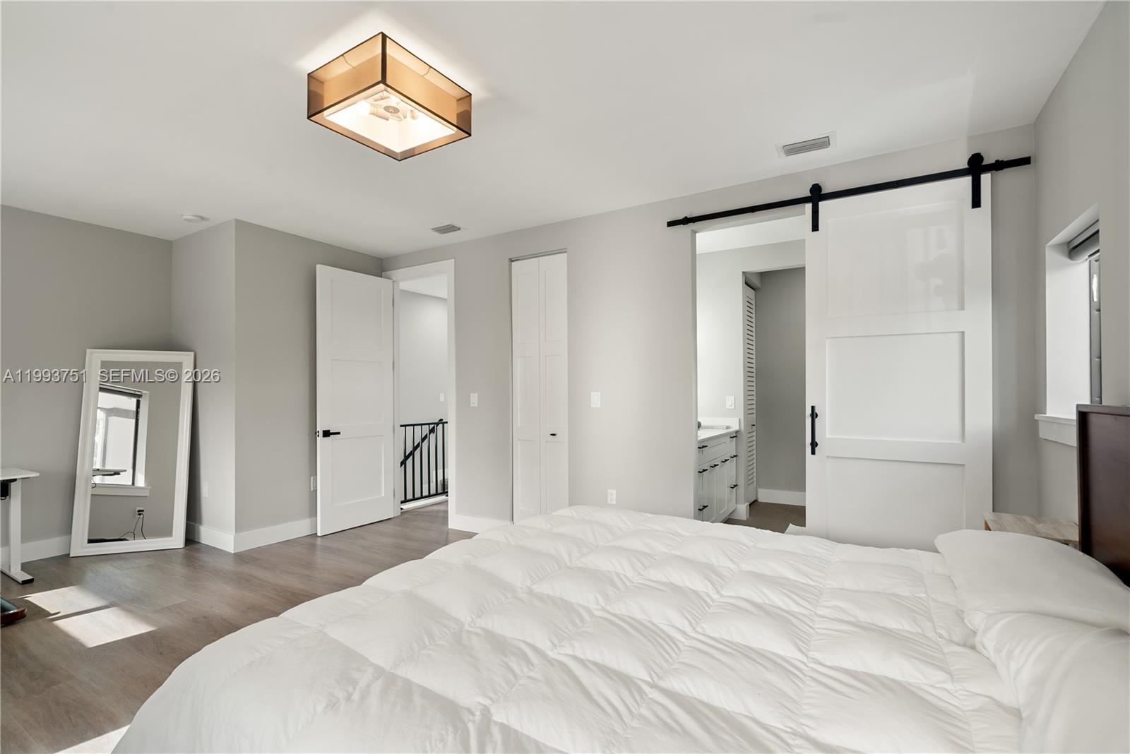 PARADISE POINT - Residential