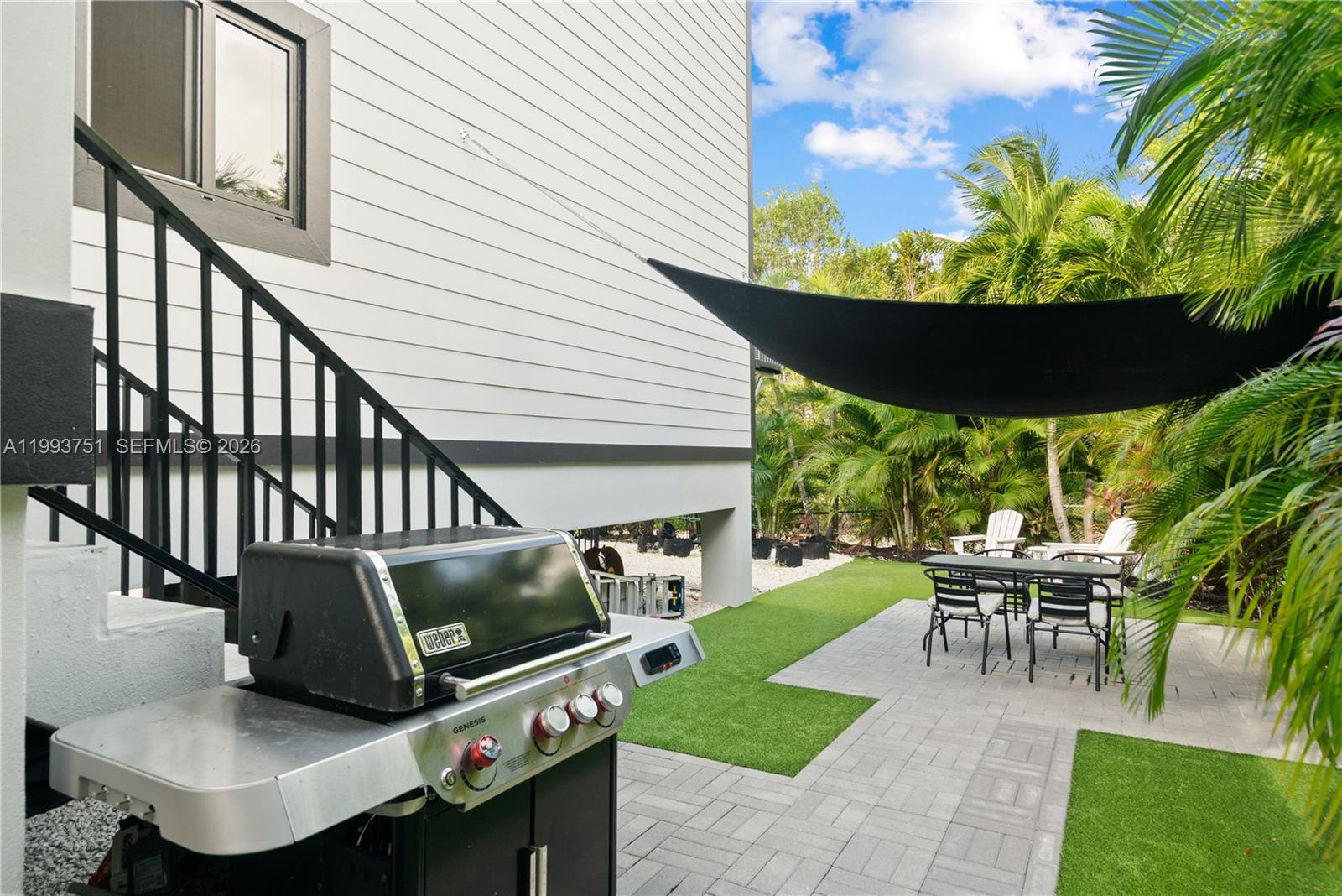 PARADISE POINT - Residential