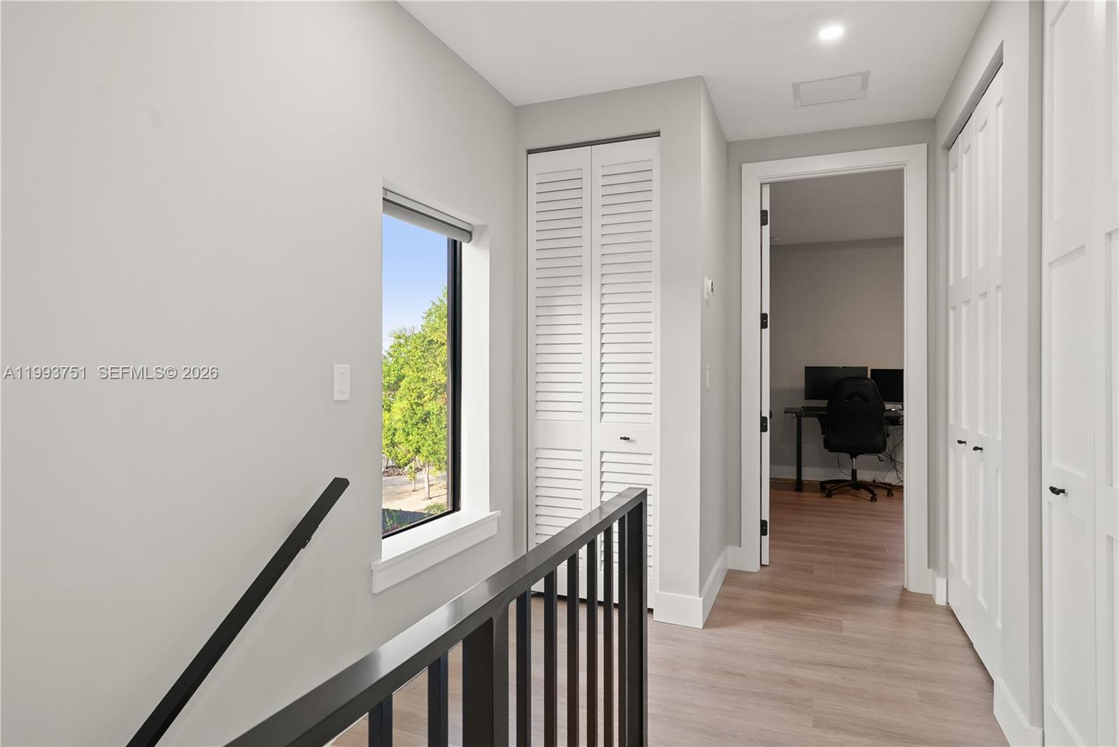 PARADISE POINT - Residential