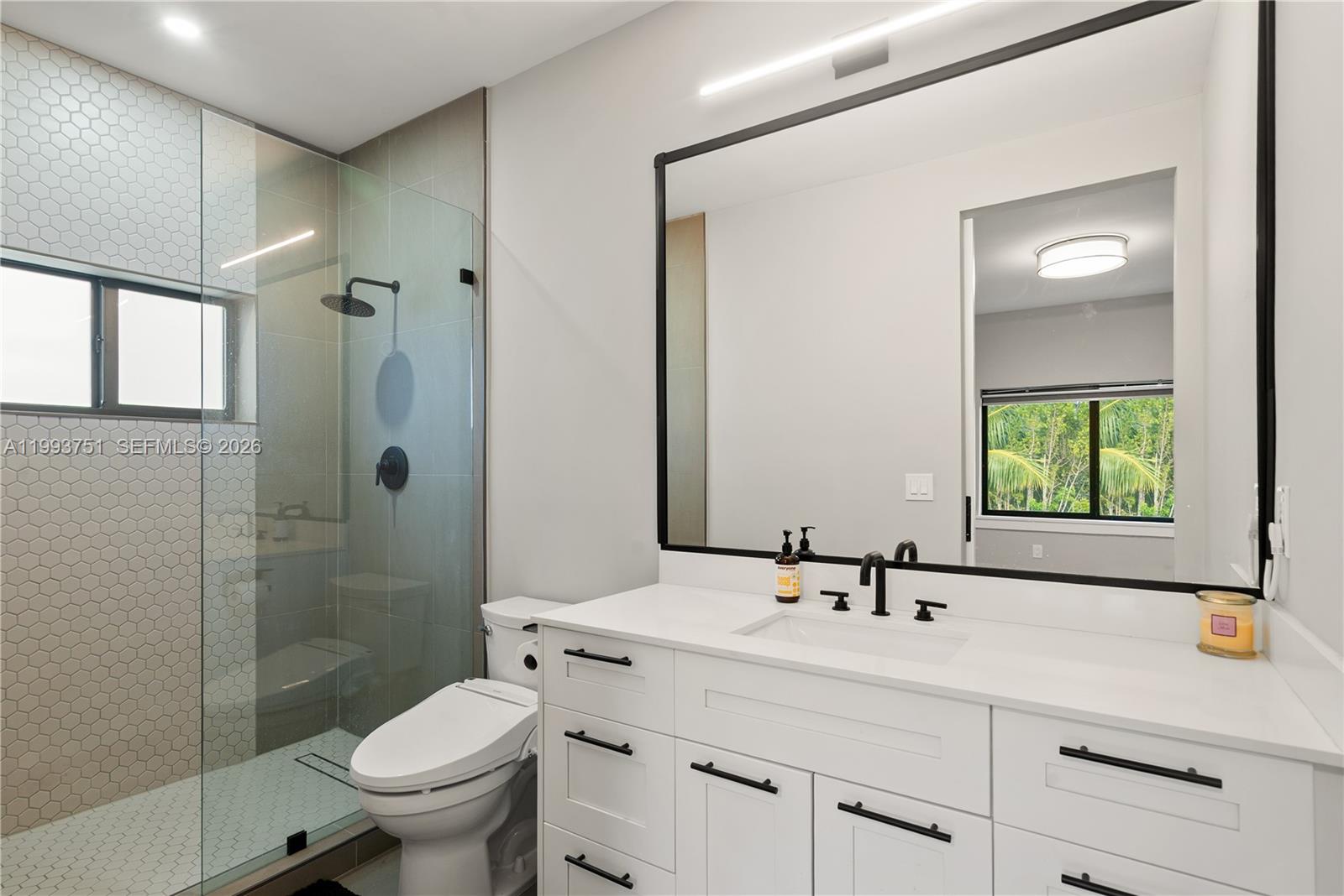 PARADISE POINT - Residential