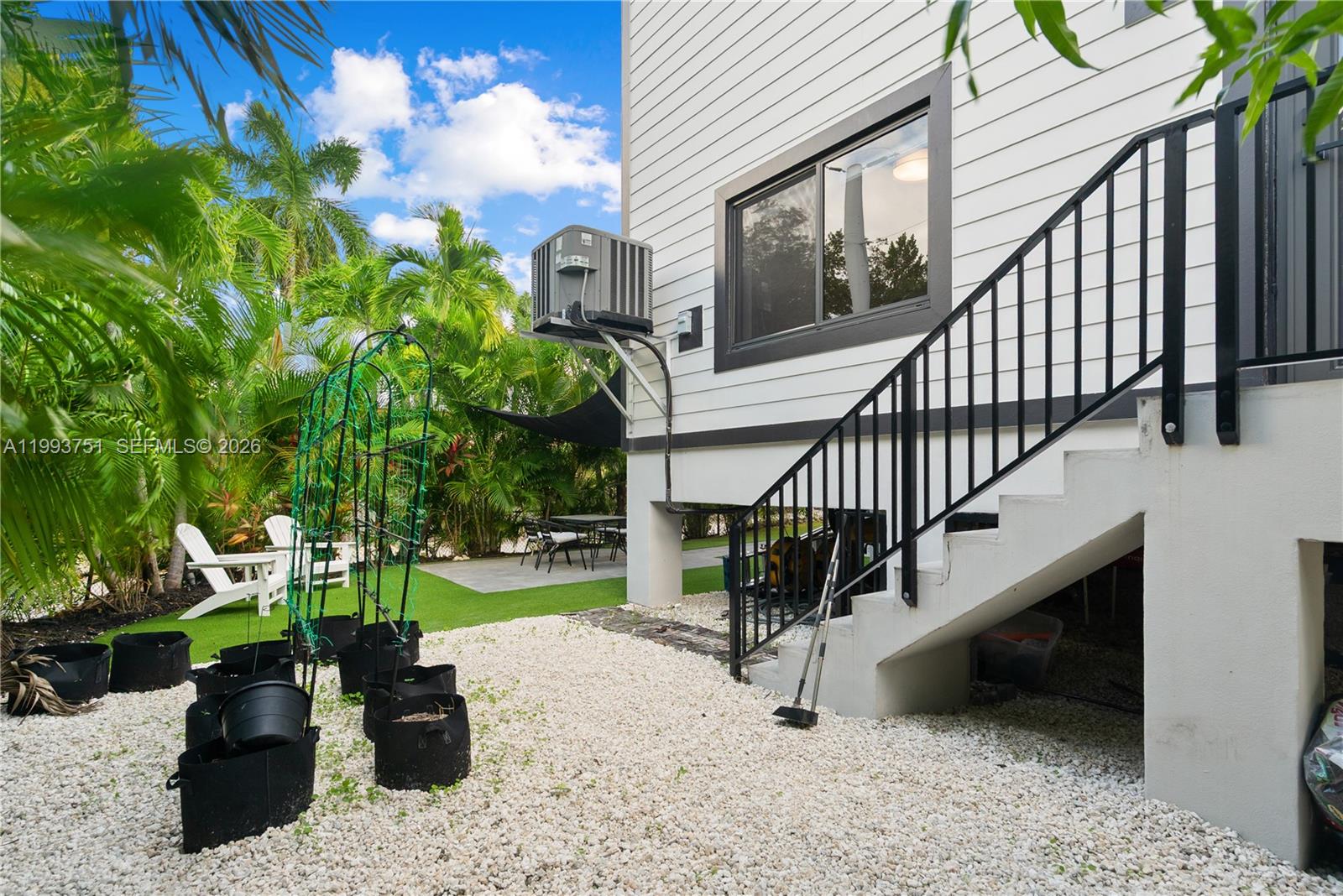 PARADISE POINT - Residential