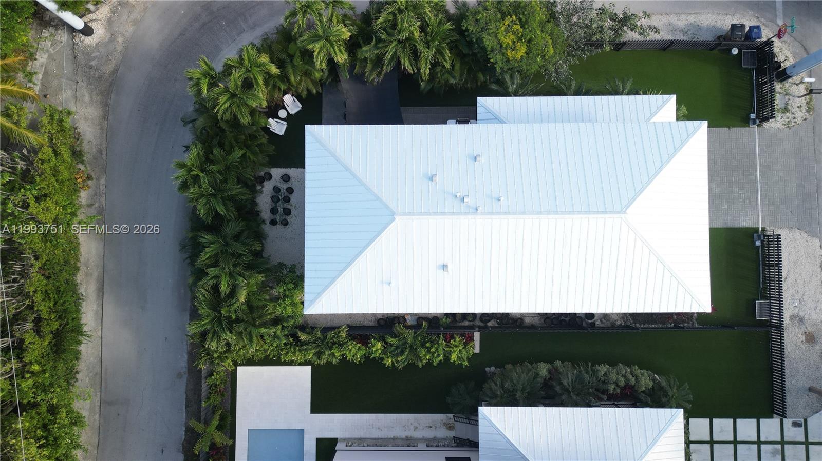 PARADISE POINT - Residential