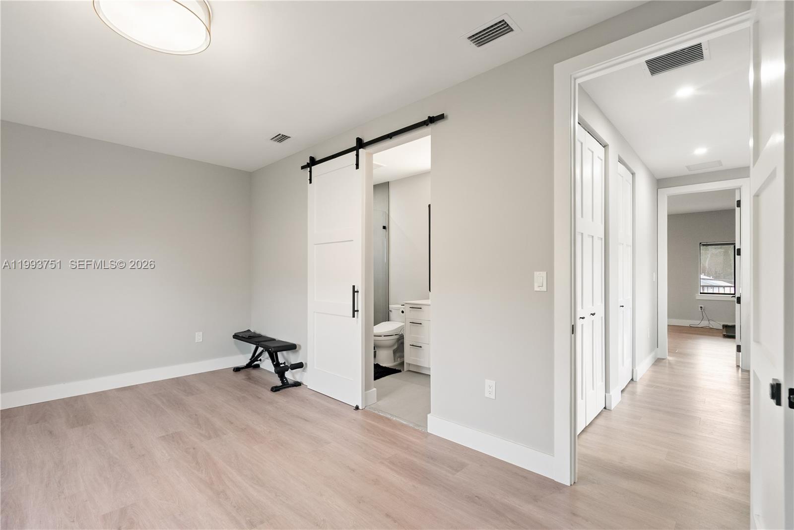 PARADISE POINT - Residential