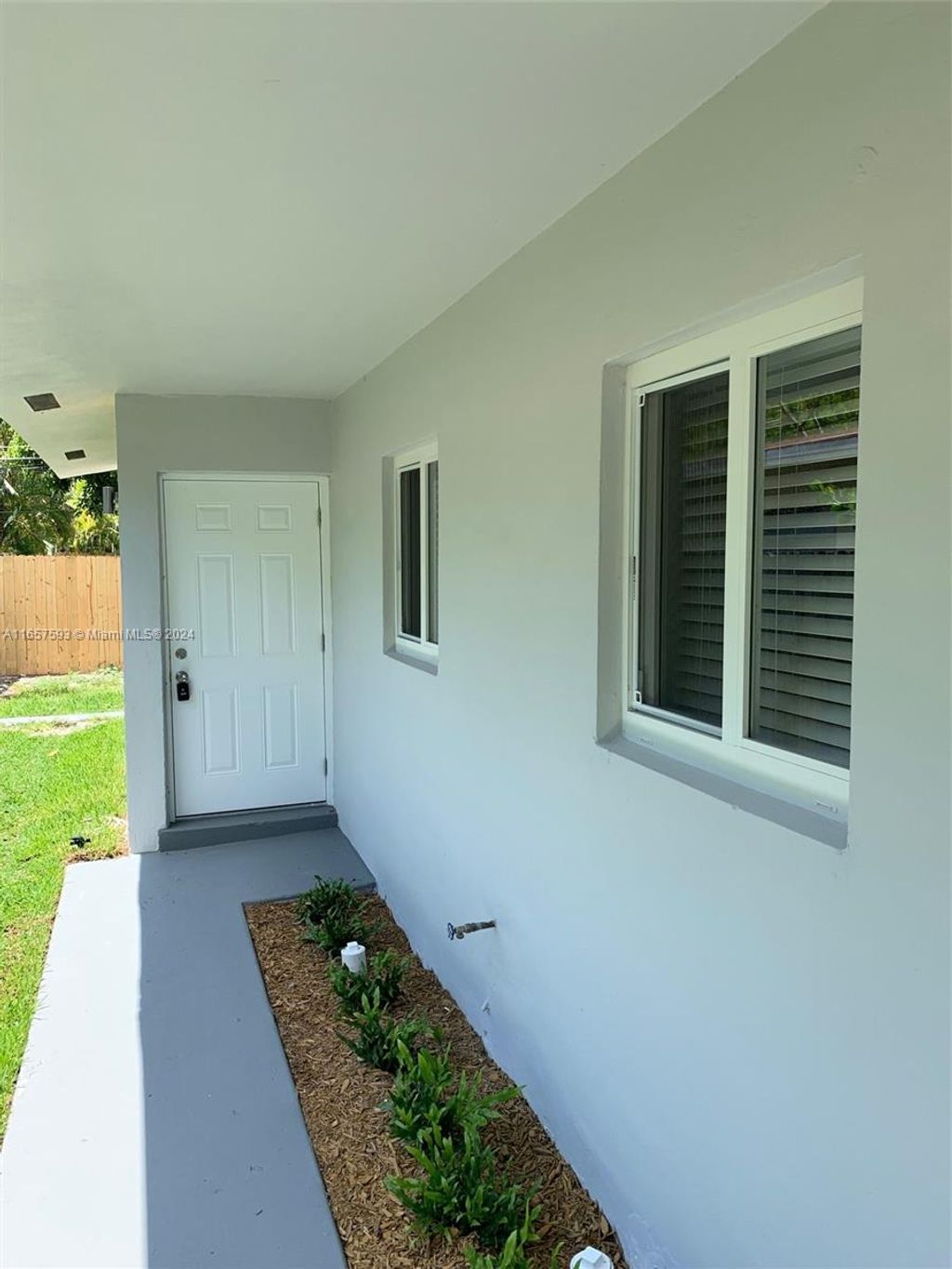 Photo of 228 SW 8th St #4, Fort Lauderdale, FL 33315 (MLS # A11657593)