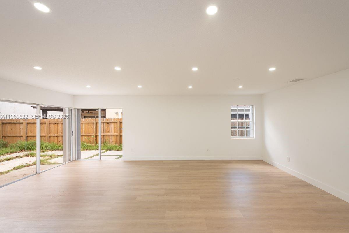 CHARLESTOWNE - Residential Lease