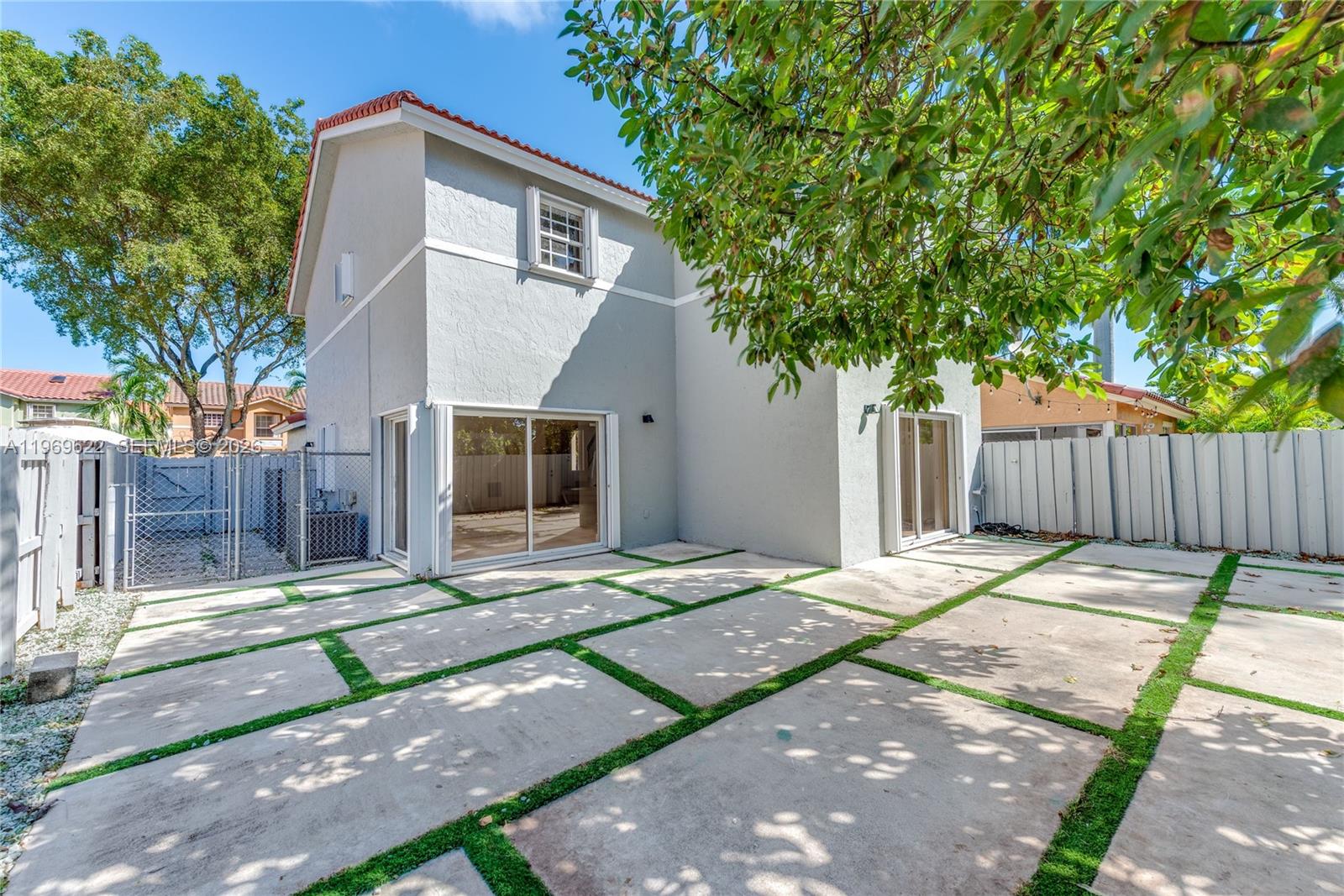 CHARLESTOWNE - Residential Lease