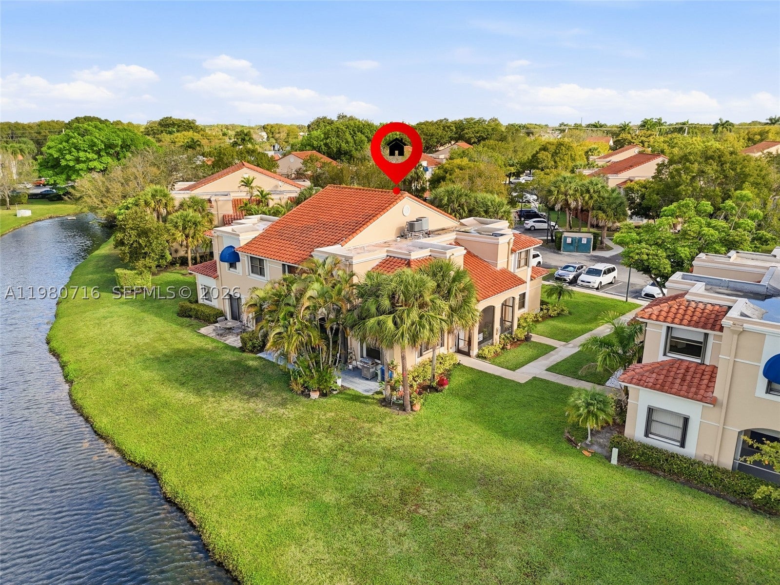 567 Racquet Club Rd 18, Weston FL 33326