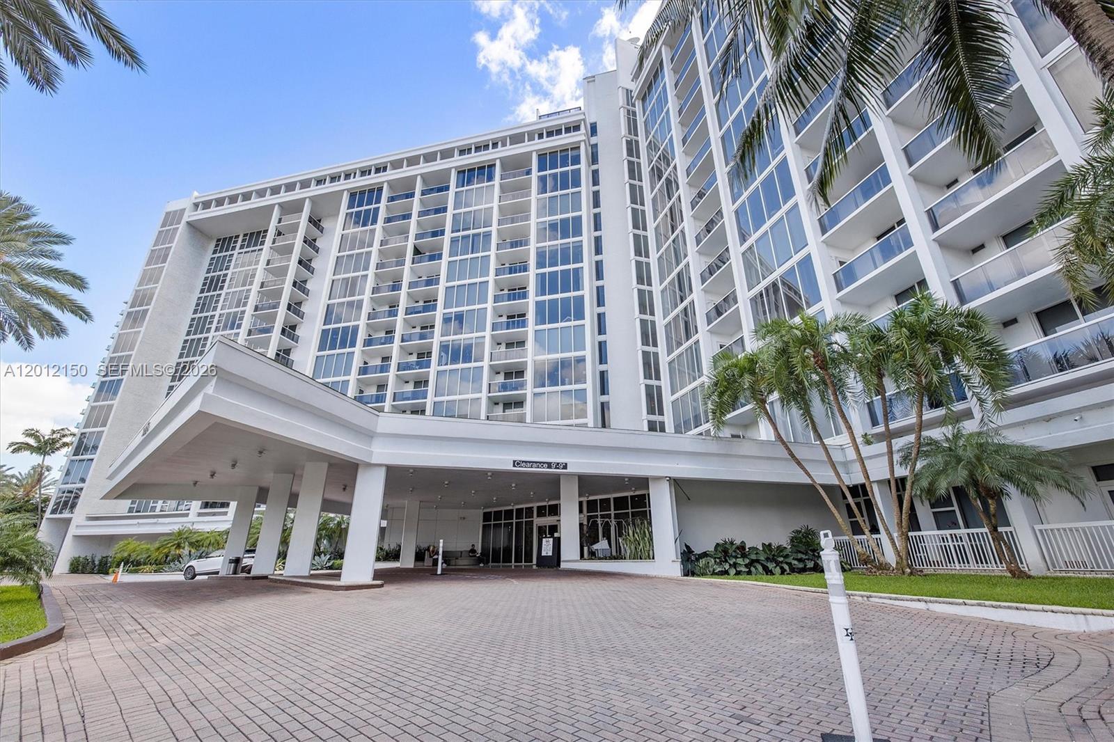 10275 Collins Ave 1530