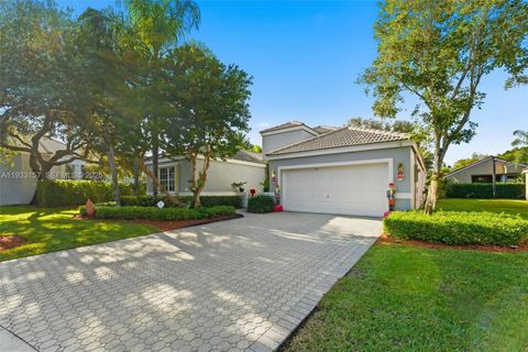 2019 Cove Ln Weston FL 33326