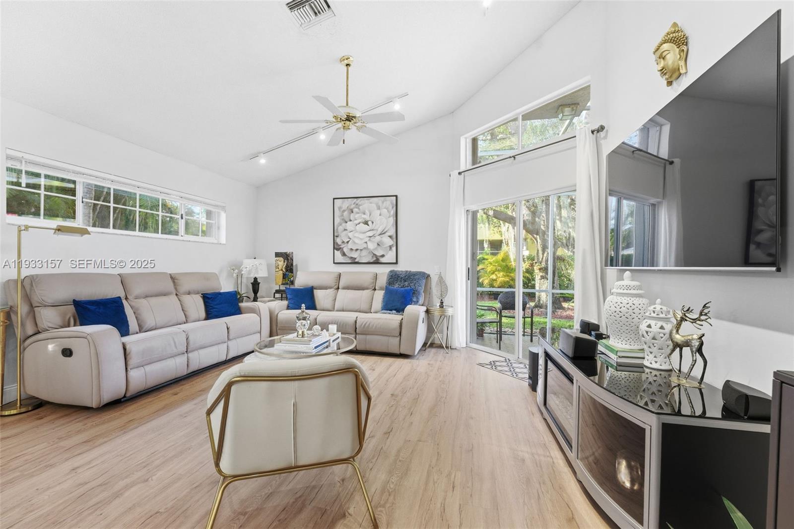 COUNTRY ISLES COVE - Residential