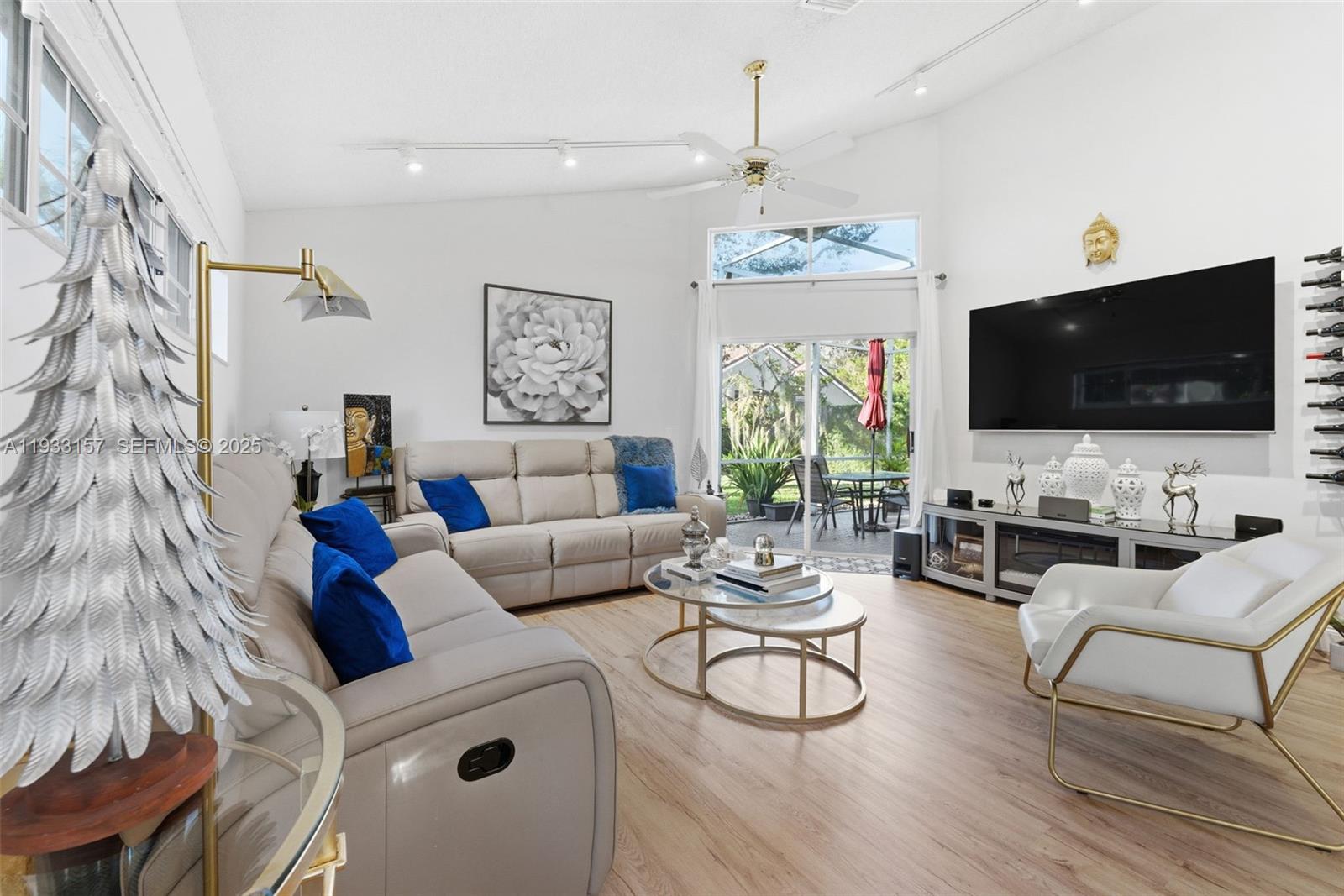 COUNTRY ISLES COVE - Residential