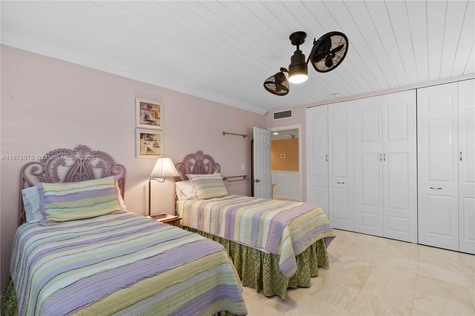 RIVIERA CONDO - Residential