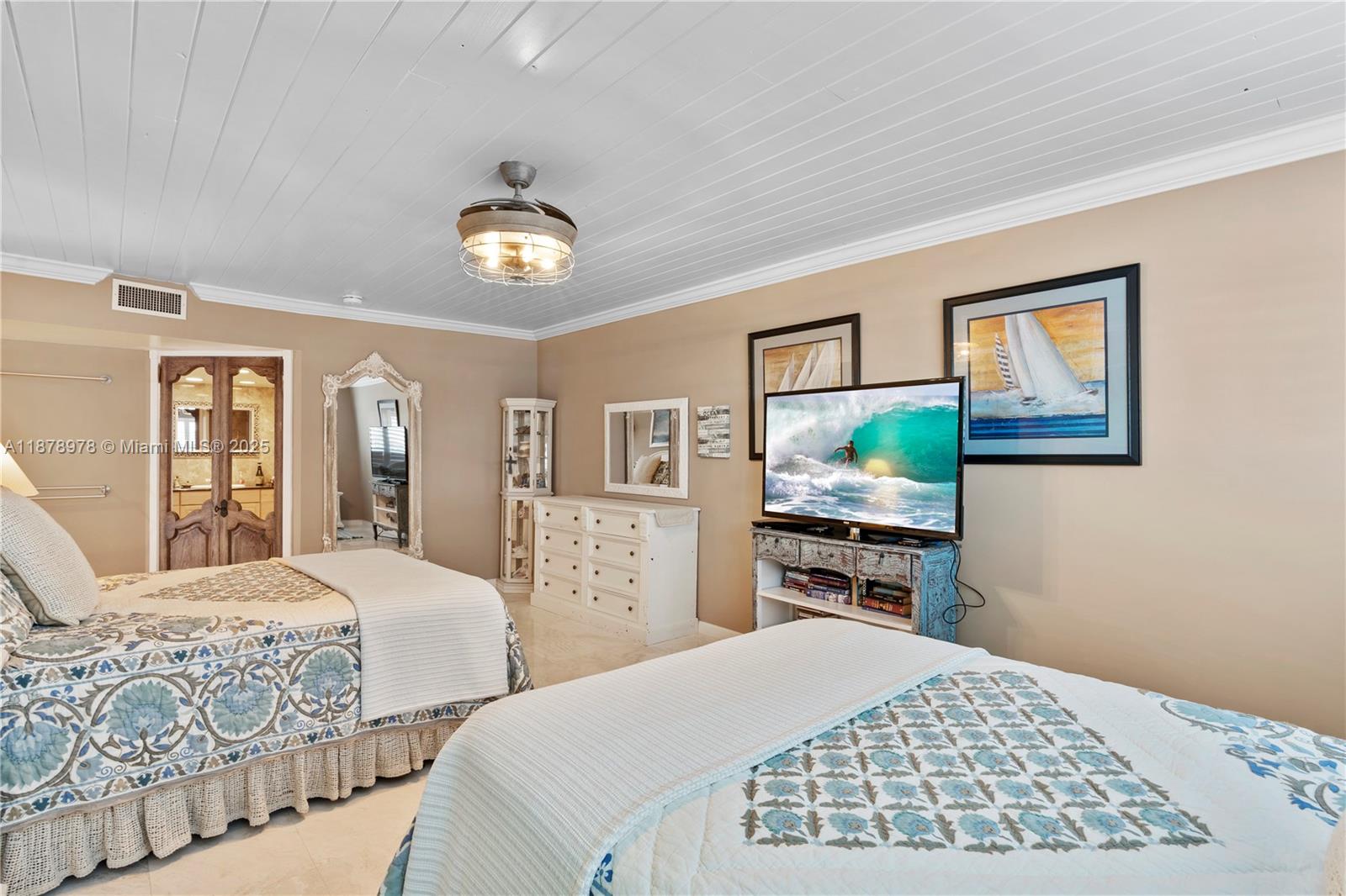 RIVIERA CONDO - Residential