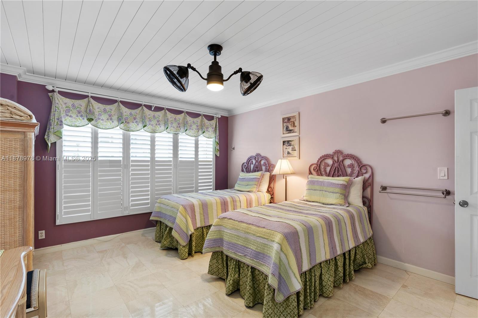 RIVIERA CONDO - Residential