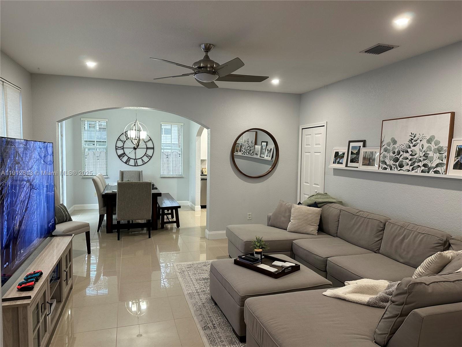 VILLAS AT NAUTICA ONE CON - Residential Lease