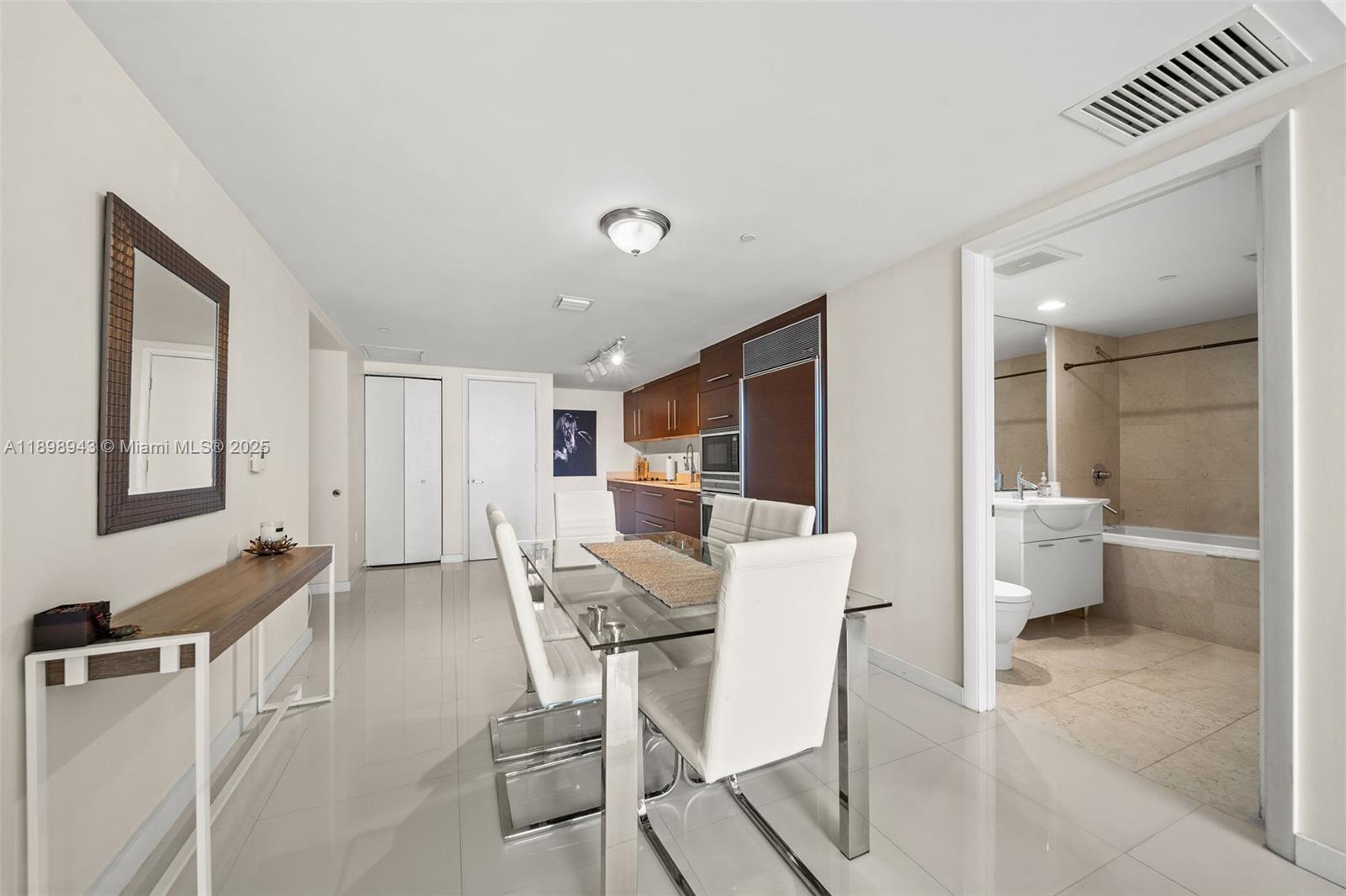 ICON BRICKELL CONDO NO 3 - Residential