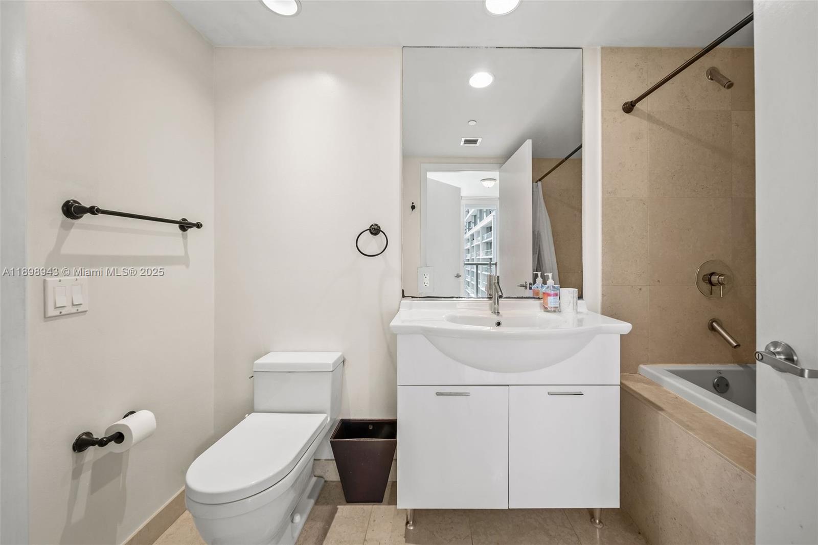 ICON BRICKELL CONDO NO 3 - Residential