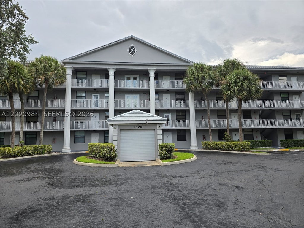 Photo of 1526 Whitehall Dr #304, Davie, FL 33324 (MLS # A12090984)