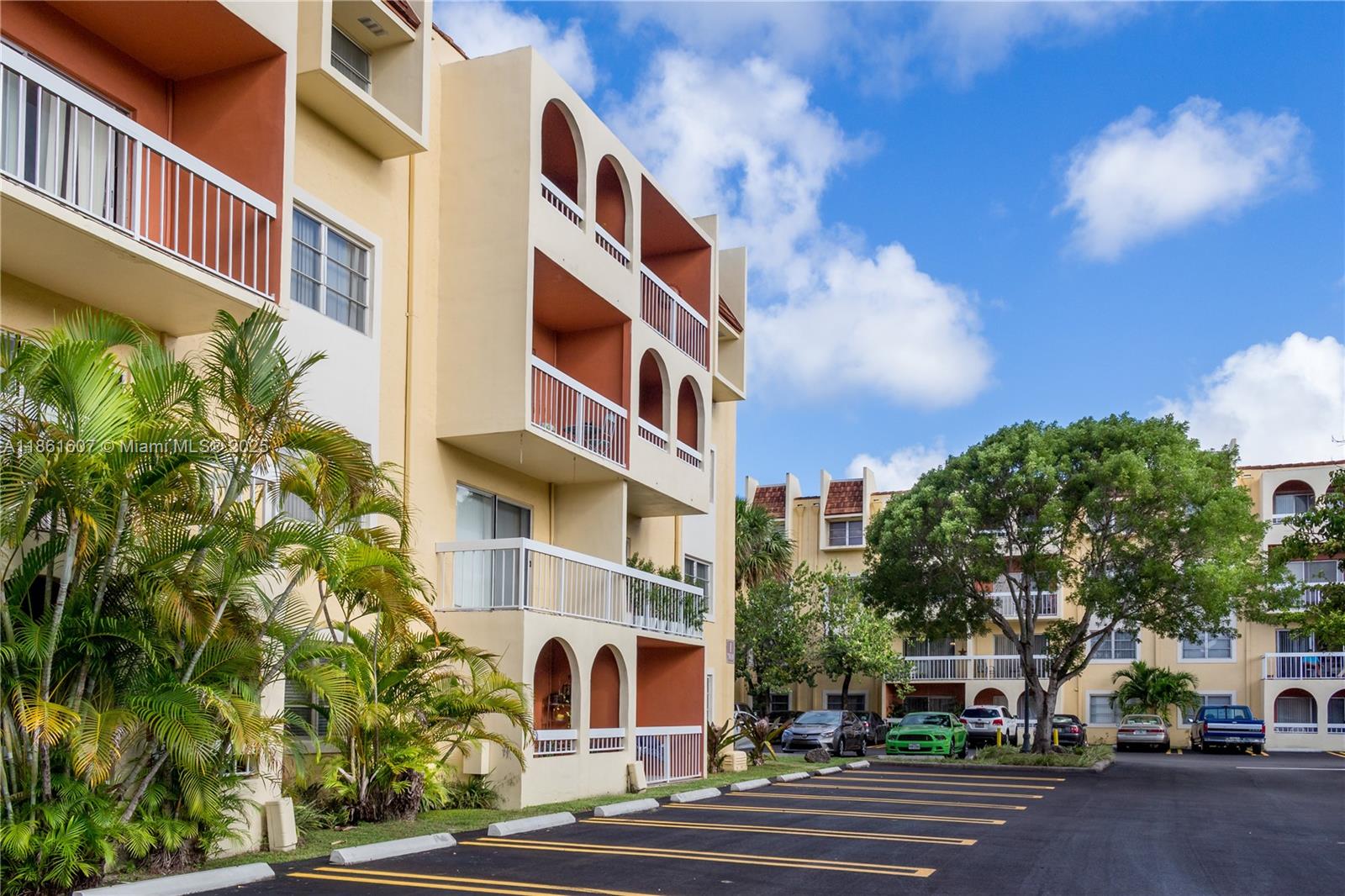 Light-filled and generously sized 1-bedroom, 1-bath unit located in the sought-after Village of Kings Creek. This 712 sq. ft. residence offers comfortable living with access to resort-like amenities, including swimming pools, a fitness center, tennis courts, a clubhouse, and round-the-clock security. Prime location just minutes from Dadeland Mall, the University of Miami, Metrorail, and major highways.