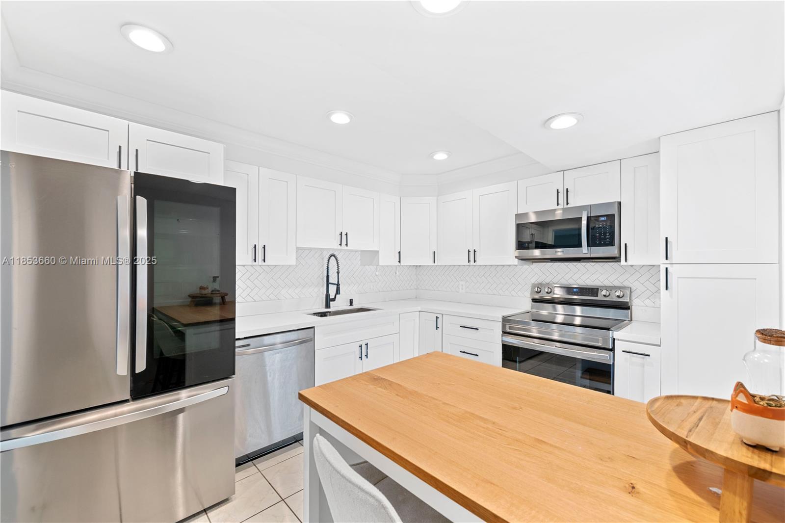 MANORS TOWNHOUSE - Residential