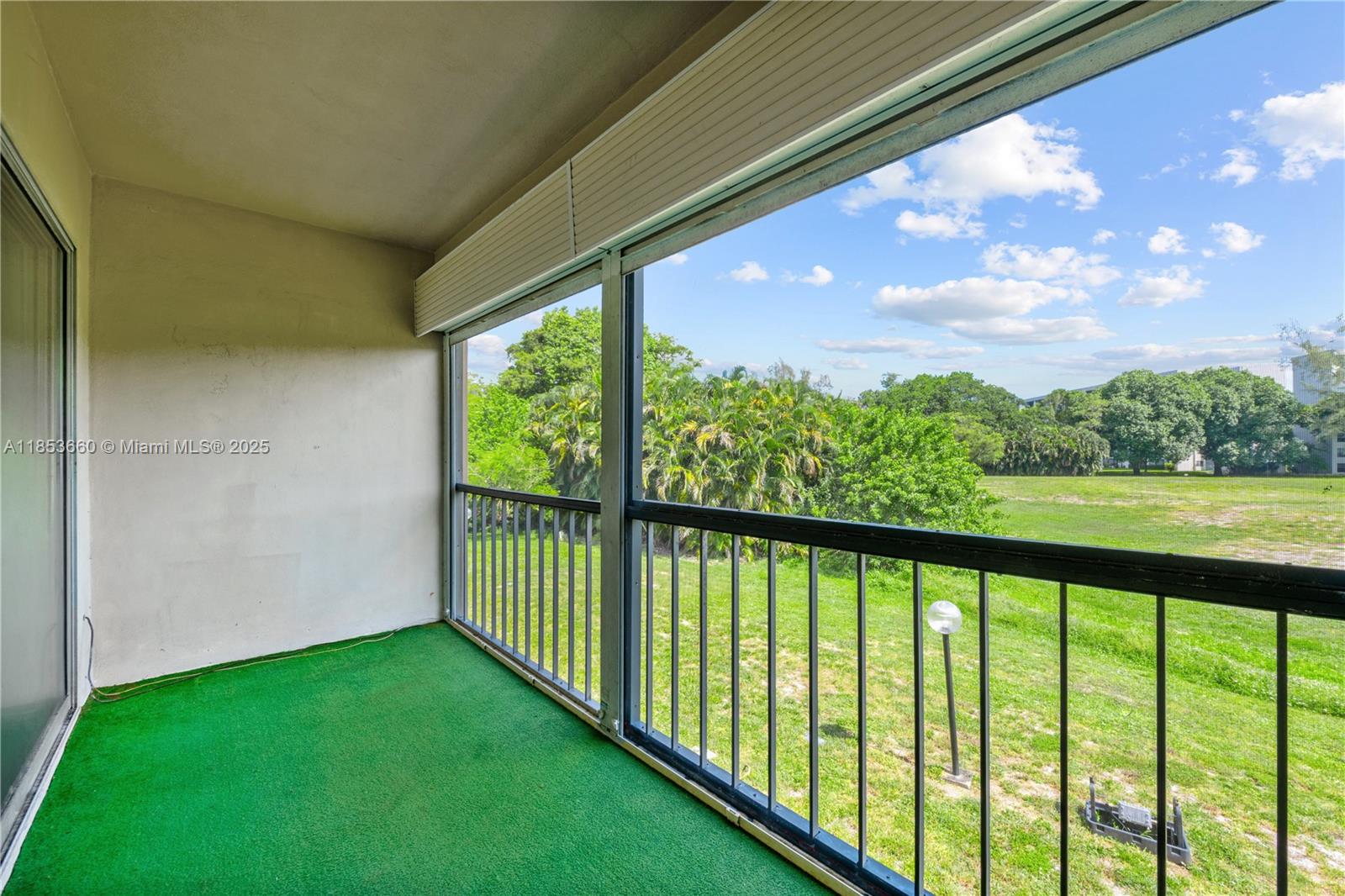 MANORS TOWNHOUSE - Residential