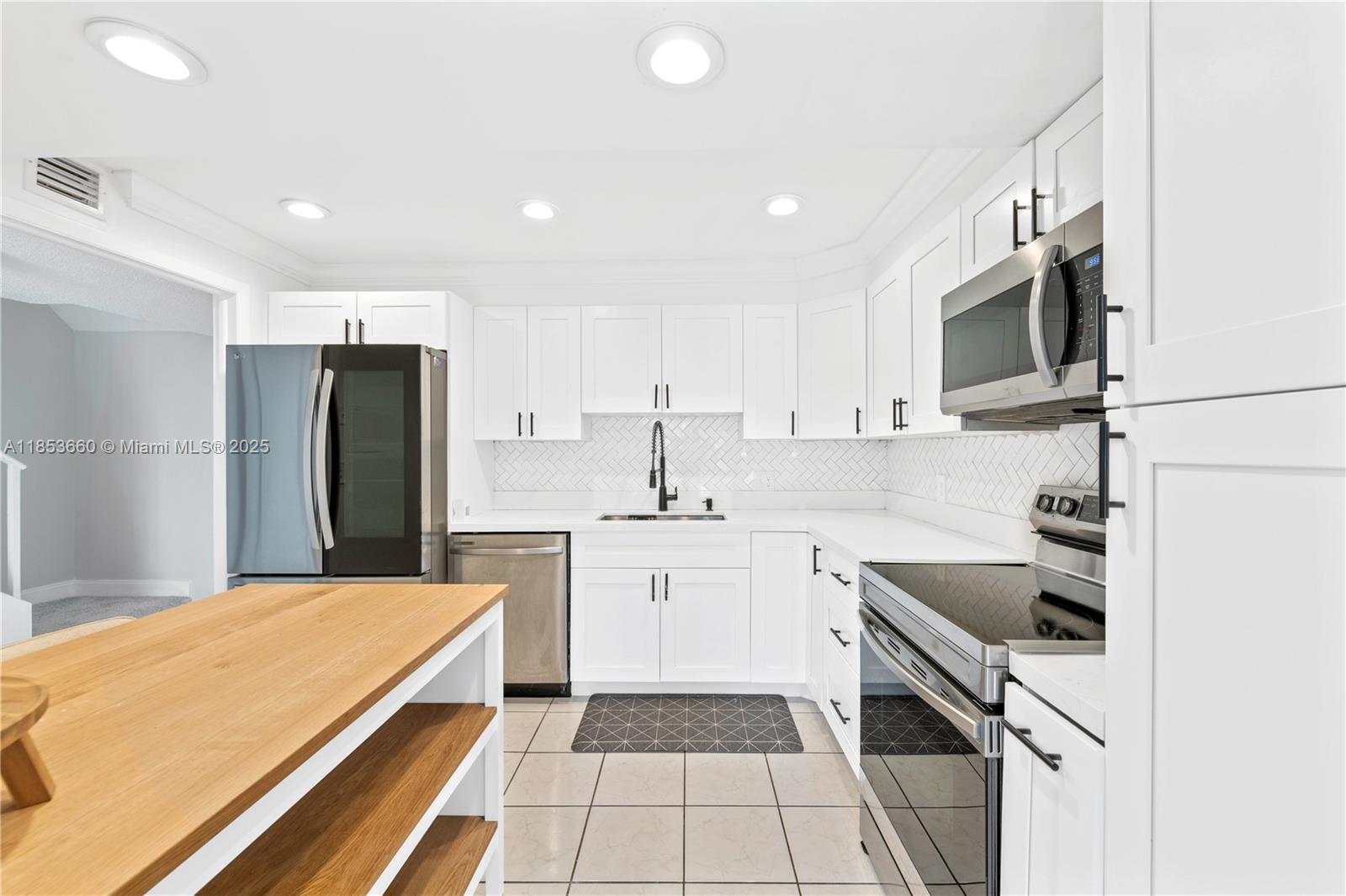 MANORS TOWNHOUSE - Residential