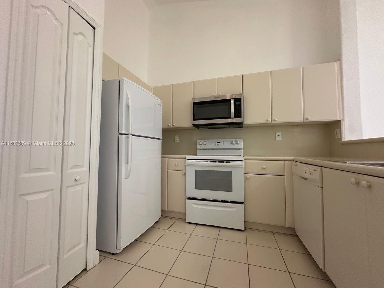 1568 SE 26th St 200