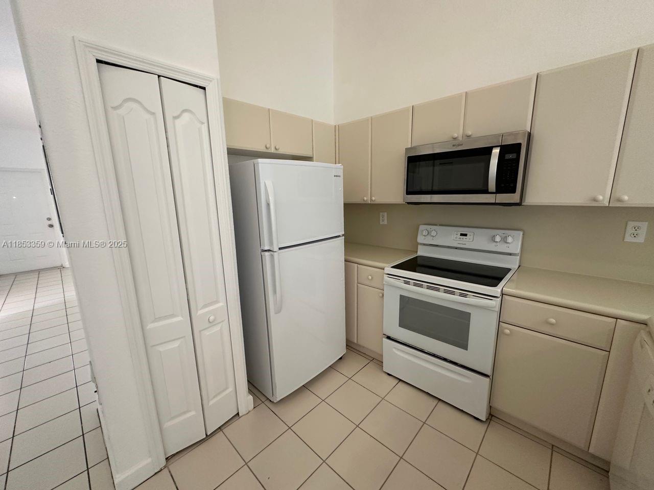 1568 SE 26th St 200