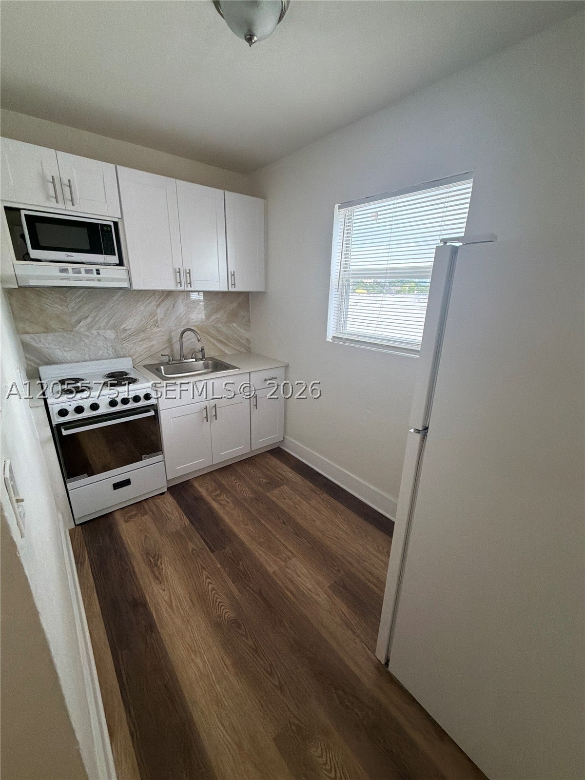 3669 Thomas Ave 16