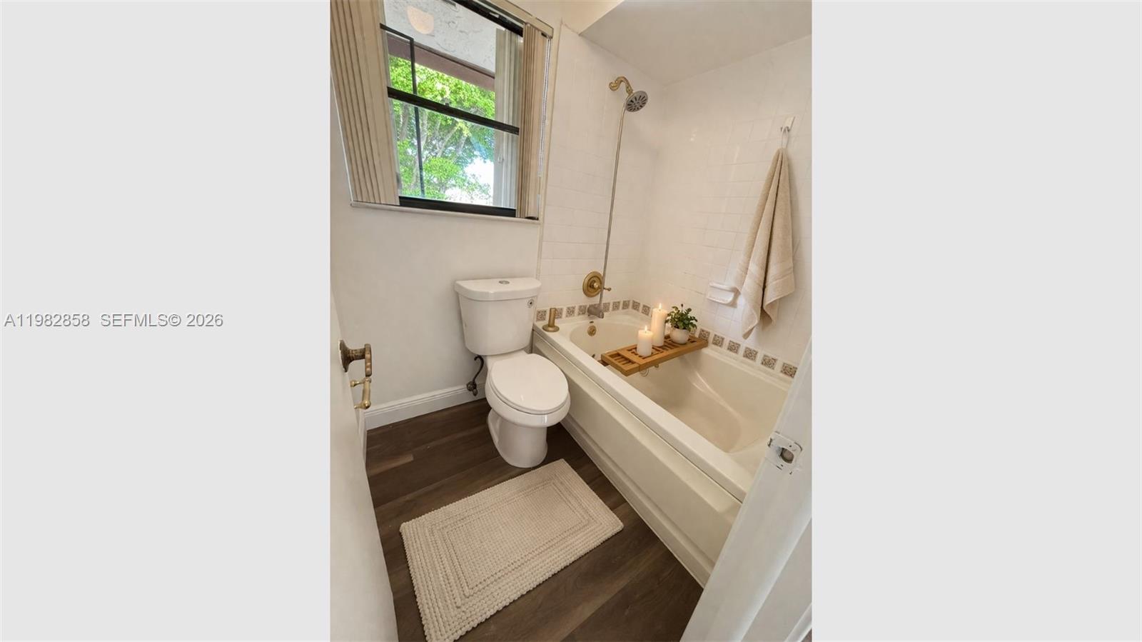 SPRING LAKES VILLAGE II - Residential Lease