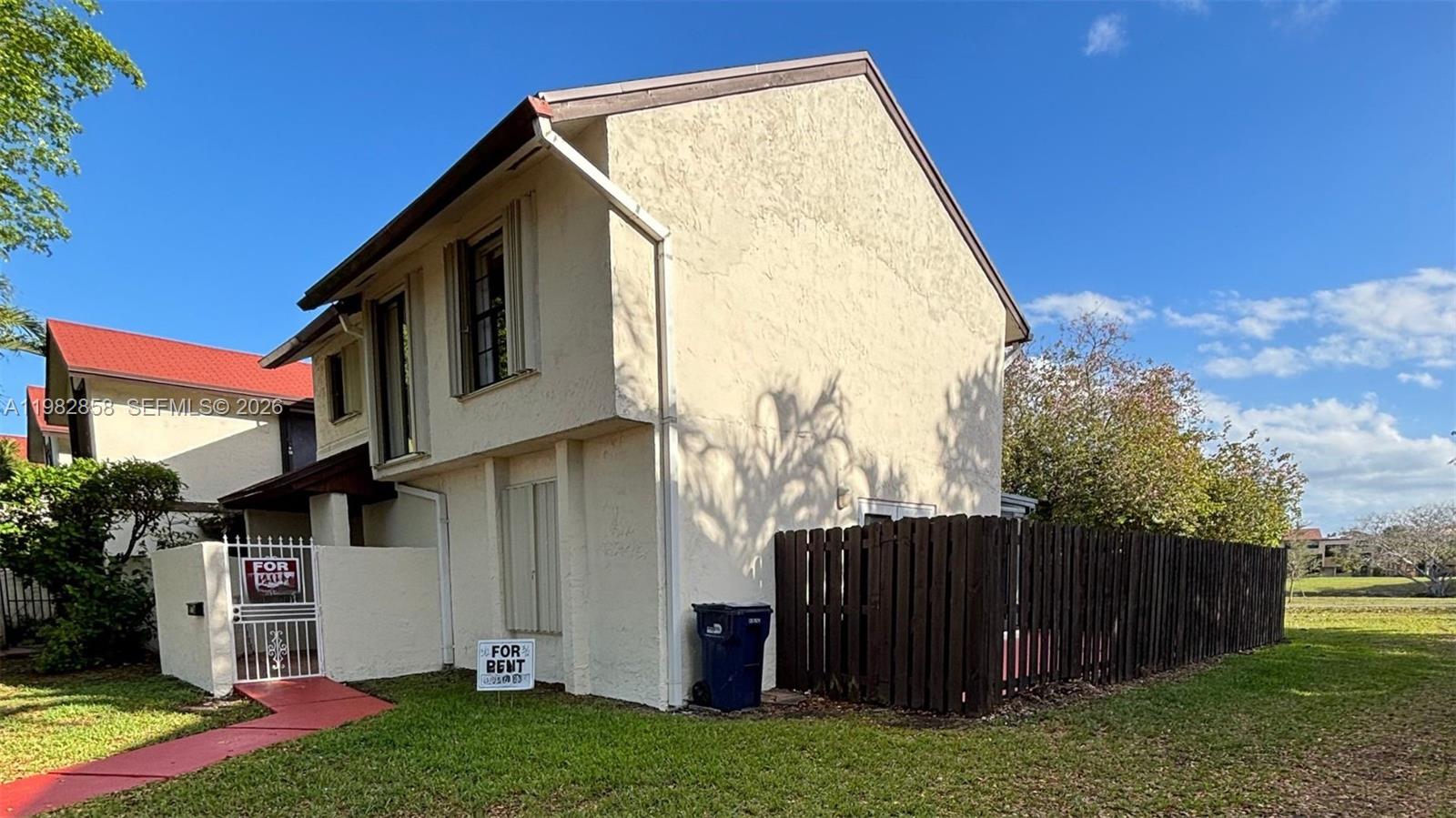 SPRING LAKES VILLAGE II - Residential Lease